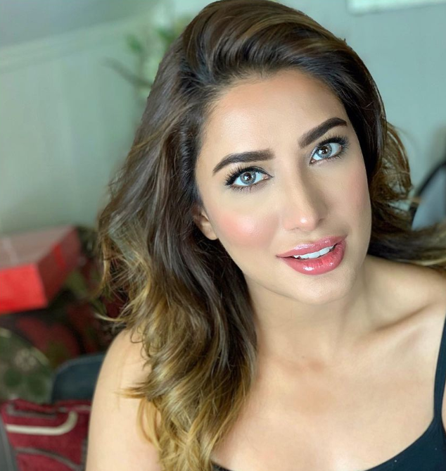 Mehwish Hayat (Photo)