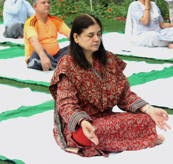 Maneka Gandhi photo on International Yoga Day