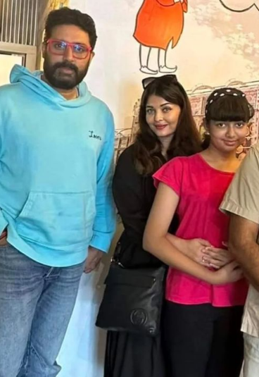 Aaradhya Bachchan with Parents (Aishwarya Rai and Abhishek Bachchan)