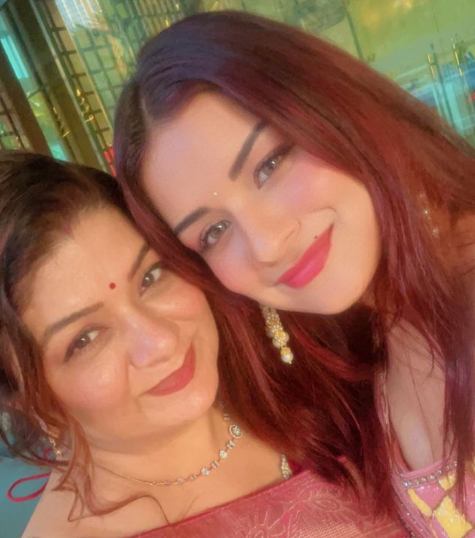 Avneet Kaur with Mother (Sonia Nandra Singh)