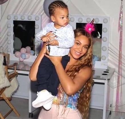 Blue Ivy Carter with Mother (Beyoncé)