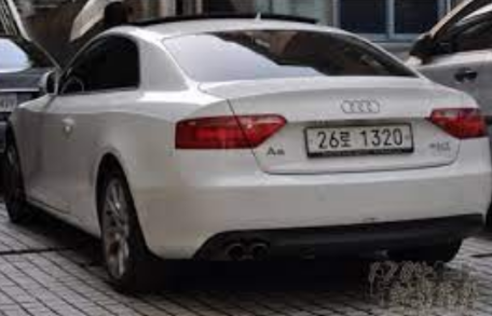 Car (Audi A5)